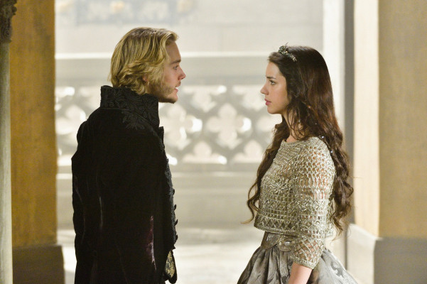 Toby Regbo  pic #711689