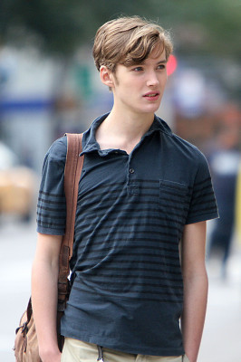 Toby Regbo  pic #471159