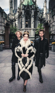 Toby Regbo  pic #707219