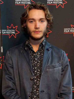 Toby Regbo  pic #714910
