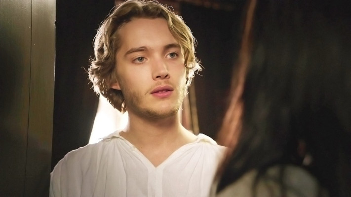 Toby Regbo  pic #708577