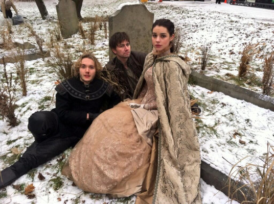 Toby Regbo  pic #714818