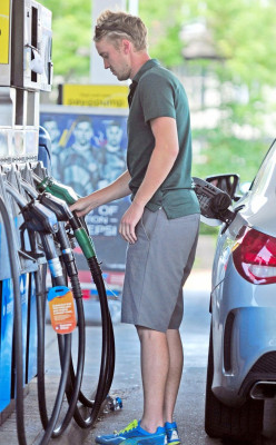 photo 3 in Tom Felton gallery [id711925] 2014-06-26 00:00:00