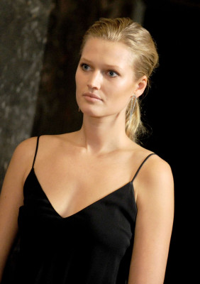 Toni Garrn pic #804014