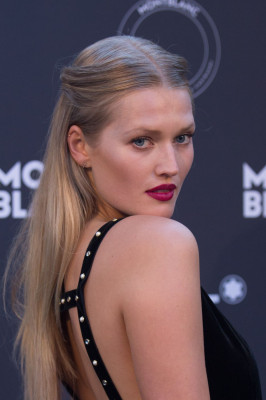 Toni Garrn pic #1103189