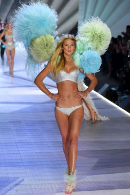 Toni Garrn pic #1081133