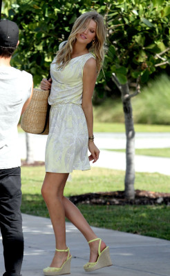 Toni Garrn pic #556593