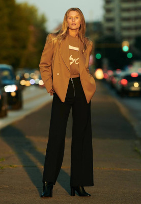 Toni Garrn pic #1298032