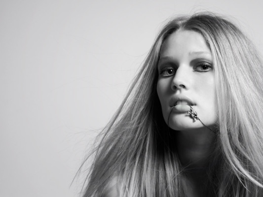 Toni Garrn pic #395787