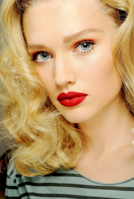 Toni Garrn pic #399719