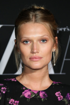 Toni Garrn pic #1300319