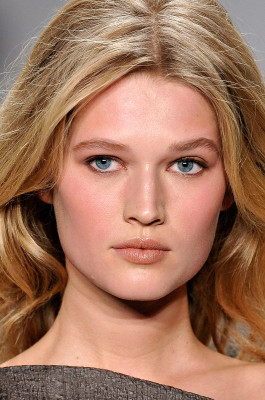 Toni Garrn pic #451613