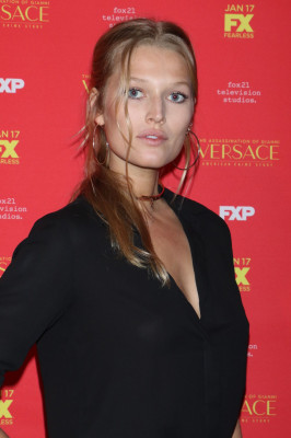 Toni Garrn pic #1009457