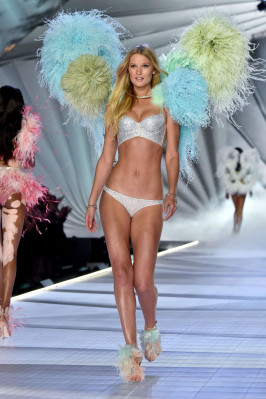 Toni Garrn pic #1082933