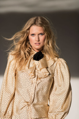 Toni Garrn pic #1088093