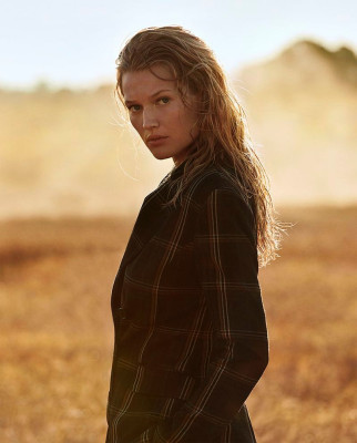 Toni Garrn pic #1130568
