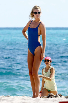 Toni Garrn pic #1026223