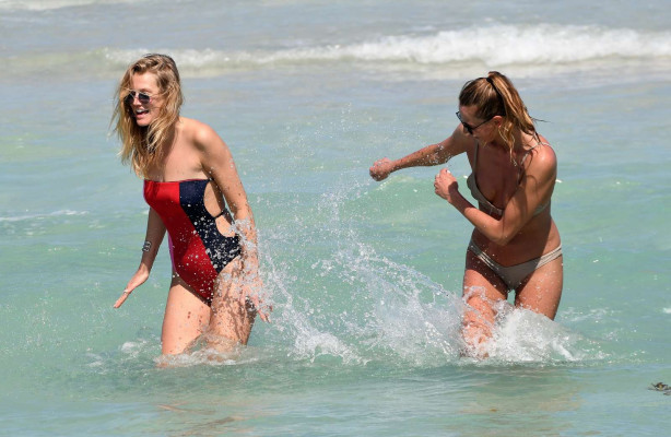 Toni Garrn pic #1025963