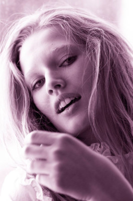 Toni Garrn pic #200825