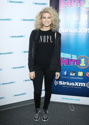 Tori Kelly pic #835021