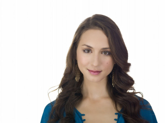 Troian Avery Bellisario pic #770782