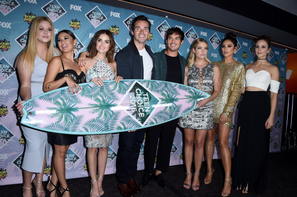 Troian Avery Bellisario pic #871514