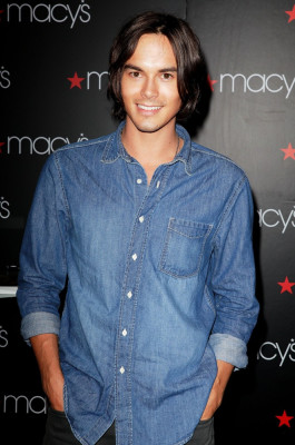 photo 28 in Tyler Blackburn gallery [id780429] 2015-06-20 00:00:00