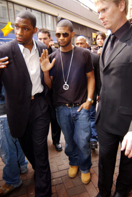 Usher pic #19744