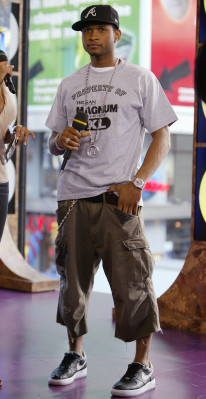 Usher pic #19743