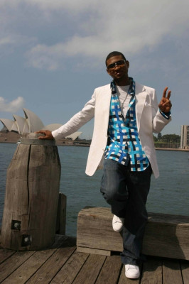 Usher pic #19751
