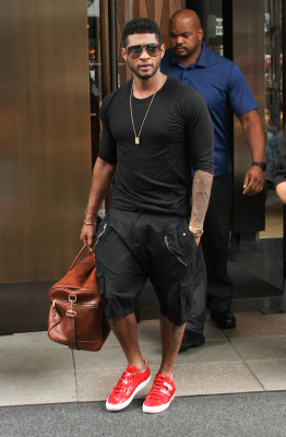 Usher pic #400592