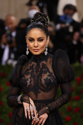 photo 4 in Vanessa Hudgens gallery [id1302367] 2022-05-30 00:00:00