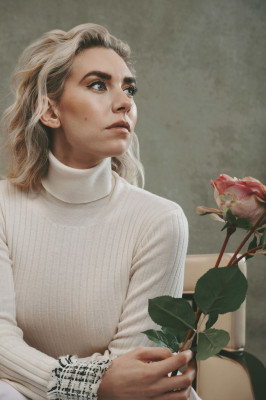 Vanessa Kirby pic #1331546