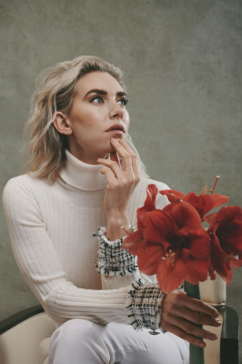 Vanessa Kirby pic #1337765