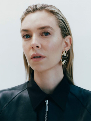 Vanessa Kirby pic #1252344