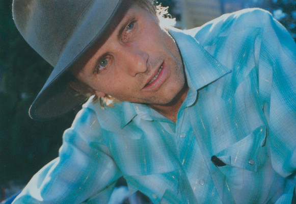 photo 3 in Viggo Mortensen gallery [id133795] 2009-02-16 00:00:00