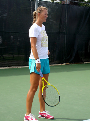 photo 10 in Viktoria Azarenka gallery [id450606] 2012-02-24 00:00:00
