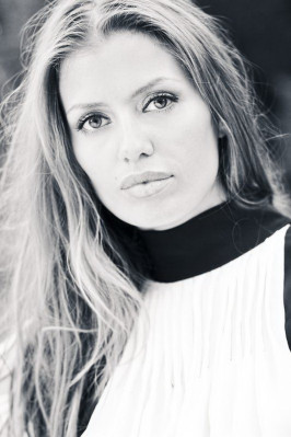 photo 10 in Viktoria Bonya gallery [id246521] 2010-04-02 00:00:00