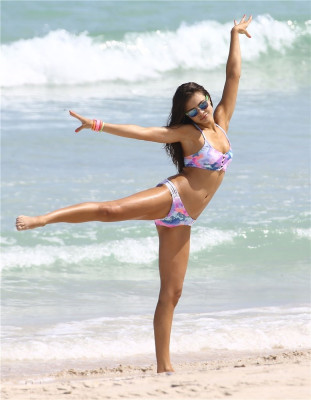 Yara Khmidan pic #804853