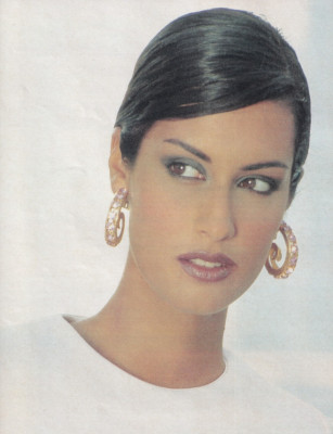 Yasmeen Ghauri ~ iHOLA! Spain fall/winter 1995 by Jesus Carrero