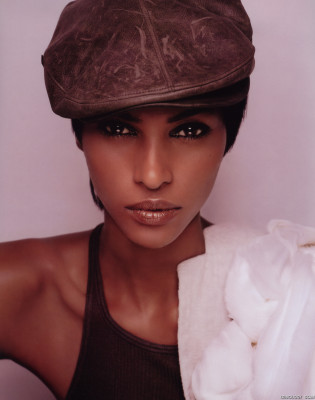 photo 6 in Yasmin Warsame gallery [id279287] 2010-08-19 00:00:00