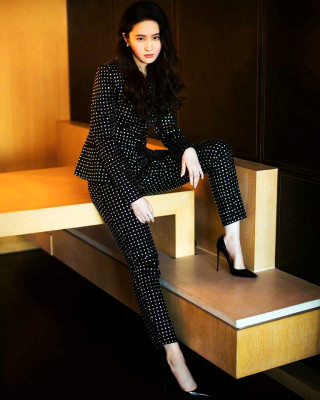 Yifei Liu pic #1120335