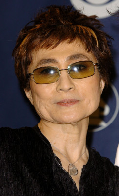 Yoko Ono pic #378359