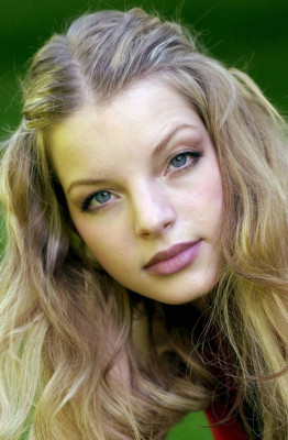 photo 18 in Yvonne Catterfeld gallery [id107278] 2008-08-11 00:00:00