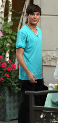 photo 13 in Zac Efron gallery [id147728] 2009-04-17 00:00:00