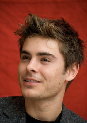 Zac Efron pic #204524