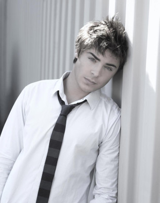 Zac Efron pic #559403