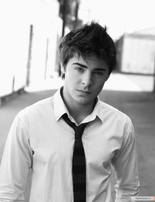 Zac Efron pic #137159