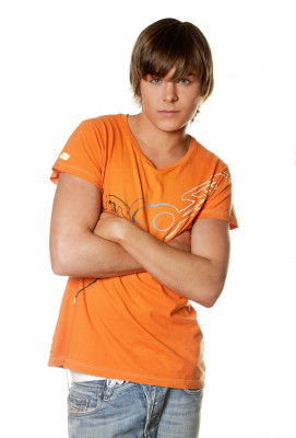 Zac Efron pic #552419