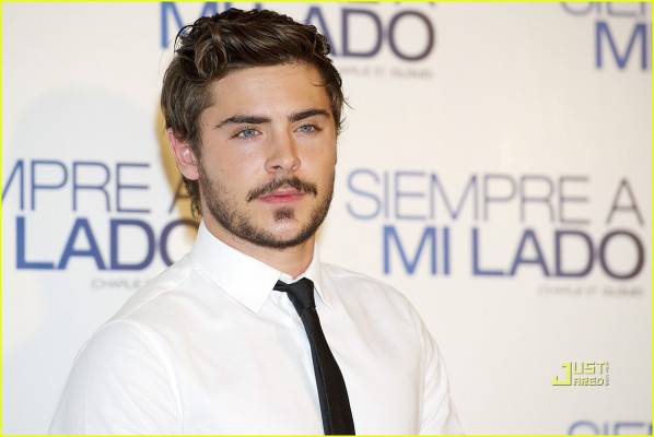 Zac Efron pic #287453